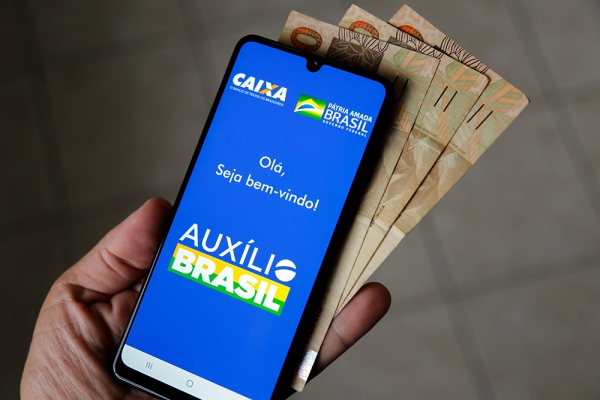 Auxílio Brasil e Auxílio Gás