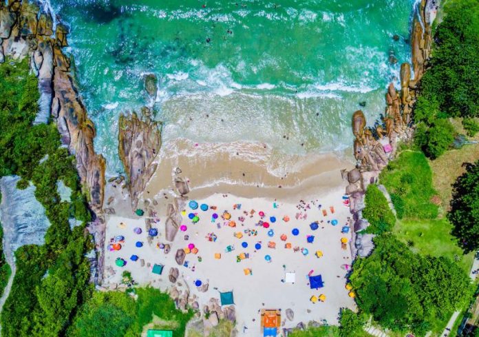 Santa Catarina deve ter aumento de 146% de turistas internacionais na temporada de verão
