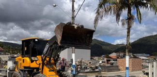 Prefeitura de Itapema reforça limpeza e manutenção no Cemitério Municipal para o Dia de Finados