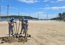 Governo de Porto Belo amplia e reestrutura quadras de areia na Praia do Baixio