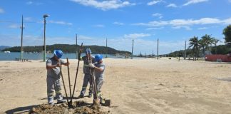Governo de Porto Belo amplia e reestrutura quadras de areia na Praia do Baixio