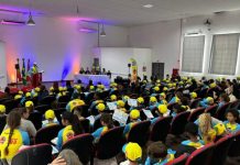 Formatura marca encerramento do Projeto Golfinho com participação de cerca de 500 alunos da Rede Municipal