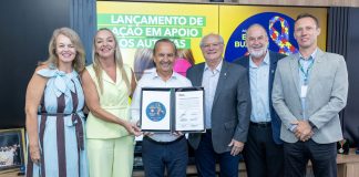 Santa Catarina lança selo Pessoa com Autismo a Bordo com distribuição gratuita