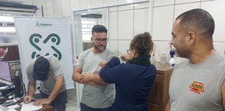 Prefeitura leva vacinação contra gripe e tétano à empresa Almefe Color