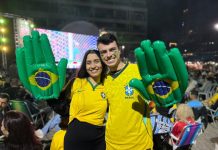 Torcida lota Praça da Paz em Itapema para estreia do Brasil na Copa do Mundo