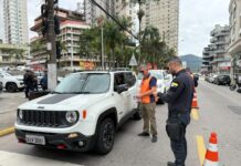 Blitz educativa na Praça da Paz reforça a prevenção de acidentes e o cuidado com a vida
