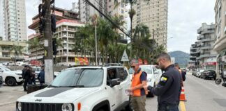 Blitz educativa na Praça da Paz reforça a prevenção de acidentes e o cuidado com a vida