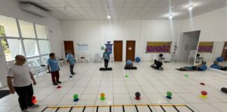 Aulas gratuitas de funcional incentivam movimento e convivência entre idosos em Itapema